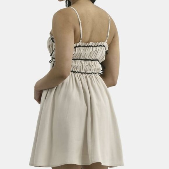 NWT, SZ M (8-10) Smocked Mini Dress w/ Black Ribbon Contrast, Ivory Beige - Picture 3 of 4